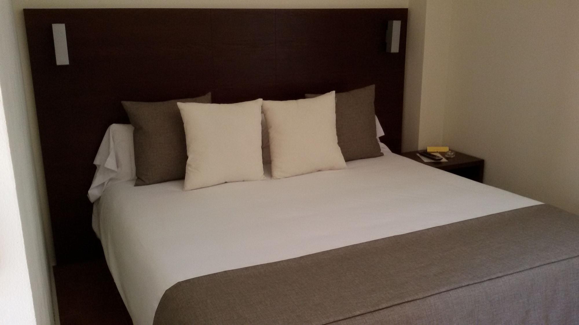 Hotel Rural Arroyo La Plata By Bossh Hotels Jerez De Los Caballeros Extérieur photo
