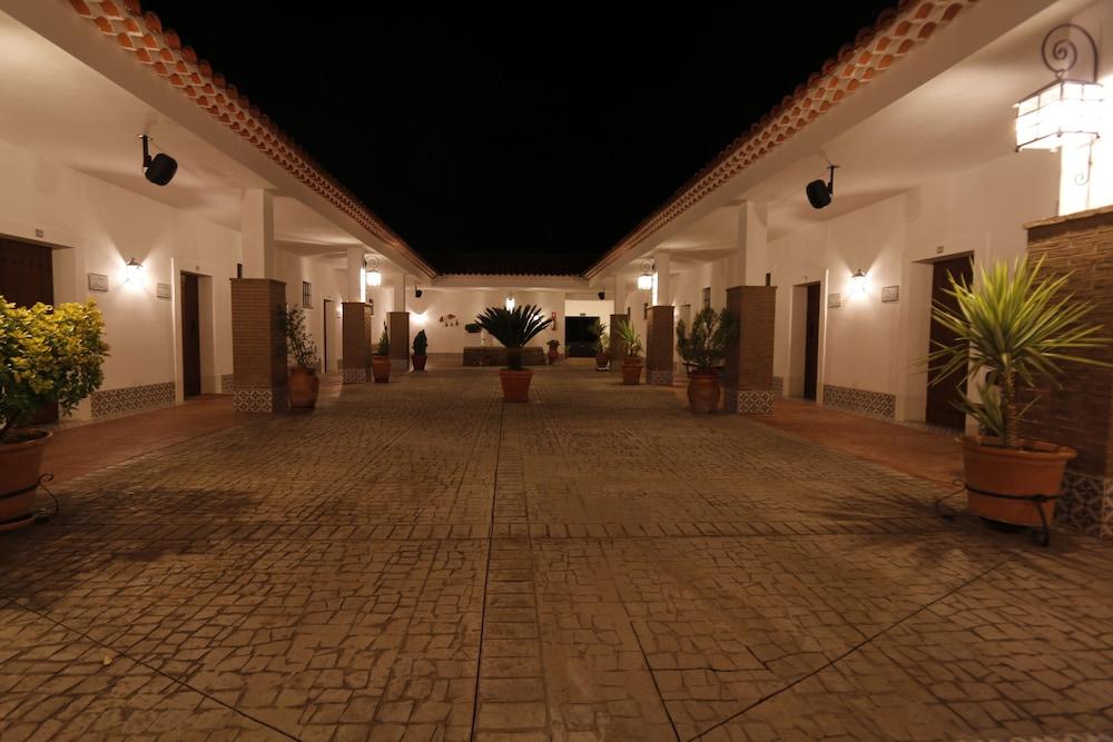 Hotel Rural Arroyo La Plata By Bossh Hotels Jerez De Los Caballeros Extérieur photo
