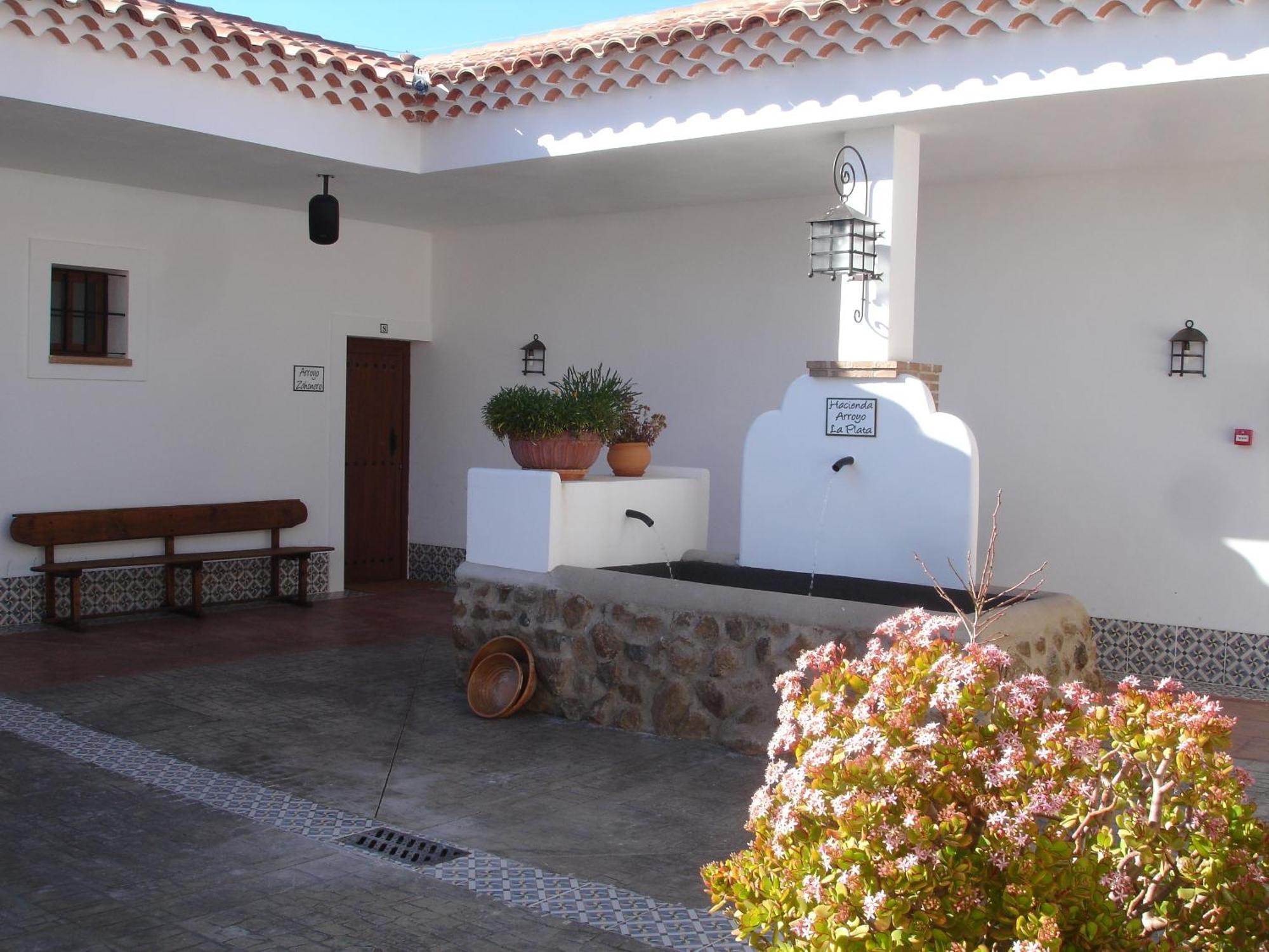 Hotel Rural Arroyo La Plata By Bossh Hotels Jerez De Los Caballeros Extérieur photo