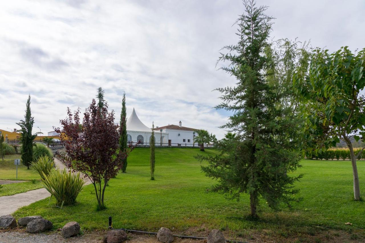 Hotel Rural Arroyo La Plata By Bossh Hotels Jerez De Los Caballeros Extérieur photo
