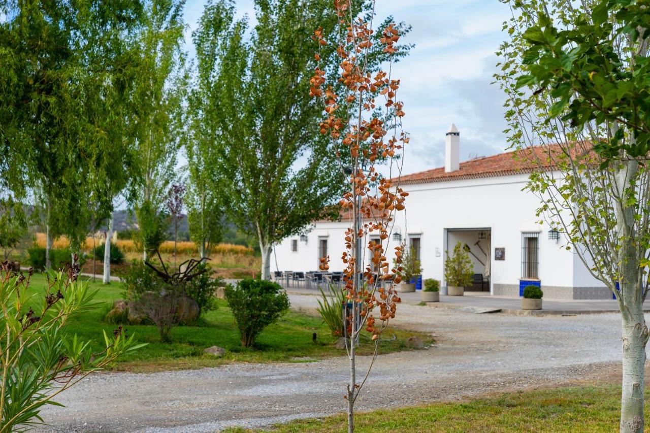 Hotel Rural Arroyo La Plata By Bossh Hotels Jerez De Los Caballeros Extérieur photo